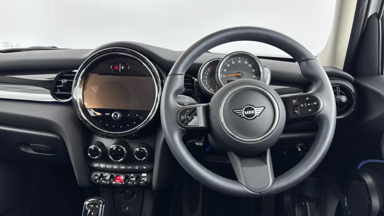 MINI Hatchback 1.5 Cooper Classic 5dr Auto Petrol Hatchback